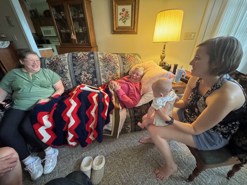 Violet 🌼 meets her Great Grandmother in Bardstown, KY
